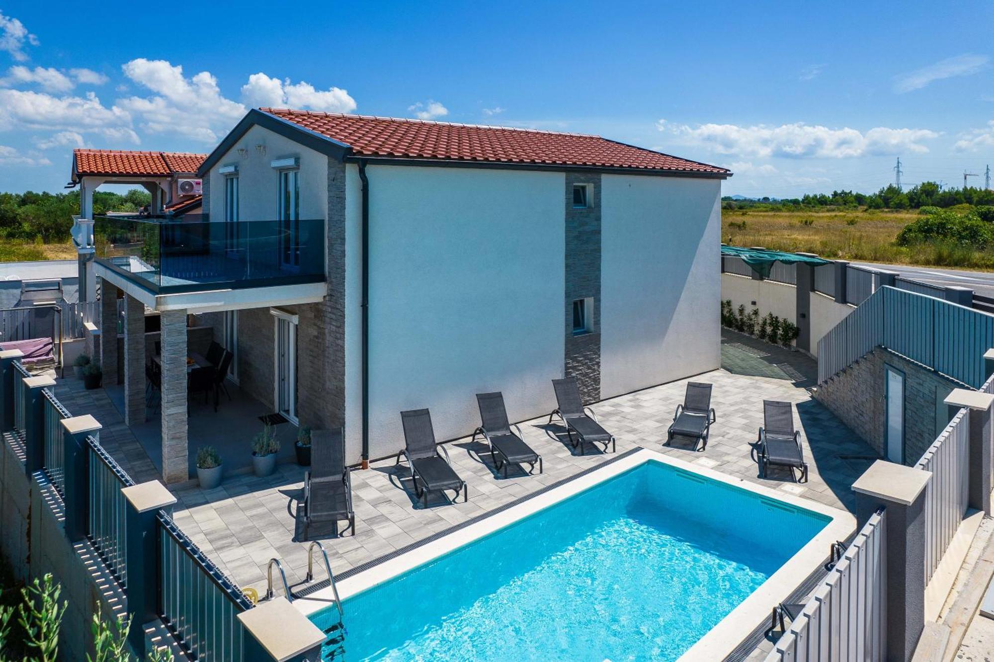 Vila Zara Nin Exterior foto